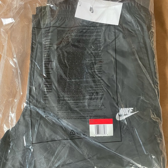 COPY - COPY - Nike Windrunner pants - Picture 8 of 8